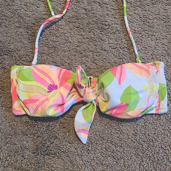 Victoria’s Secret • Floral Bandeau Swim Set - Picture 3 of 5